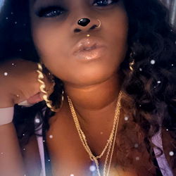 Onlyfans Model Hershe Sharing Candid Moment