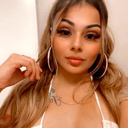 Onlyfans Model Ali's Sassy Snap