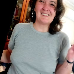 AnnoniShhhh - Model Photo