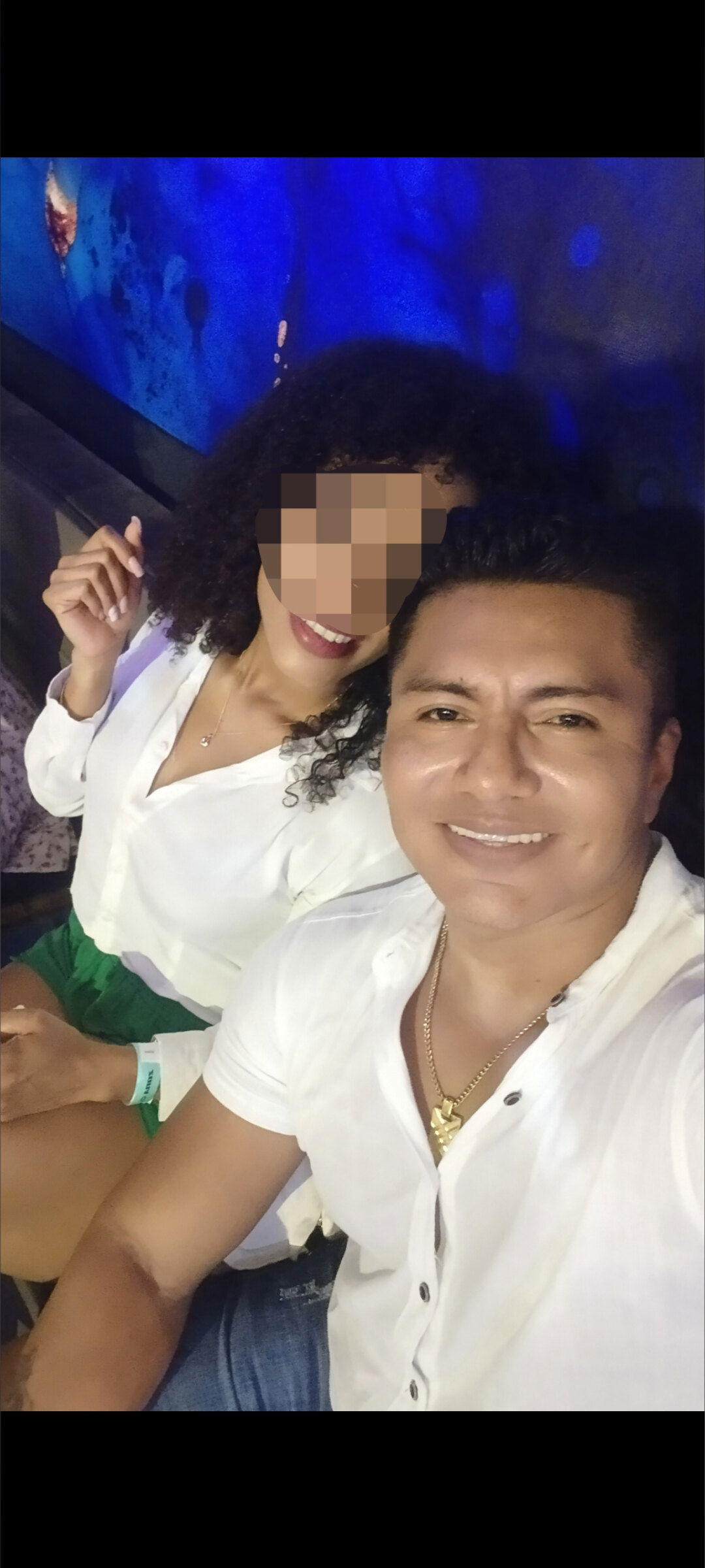 El Lobo y su morena photo