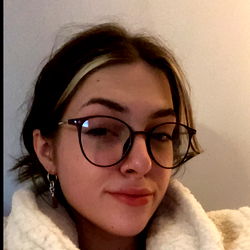 A Chic 20-Year-Old Woman from Pennsylvania