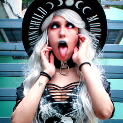 Onlyfans Model 🌙Krista Von D🦇 in Fashion-Forward Attire,