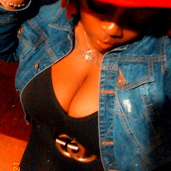 Candid Moment of Model Locs&amp;Kurves