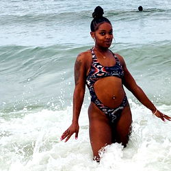 Model IllNaanaa on Beach