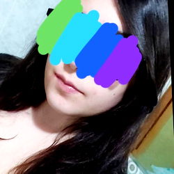 LittleFoxy in a Stylish Selfie