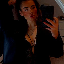 OnlyFans Model BOSSBITCH Strikes a Pose