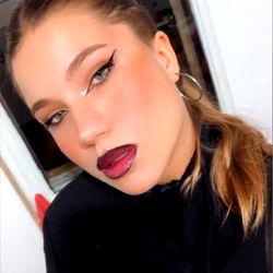 Glamorous Selfie with OnlyFans Model