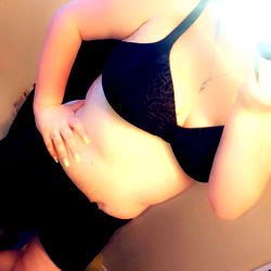 Full-Body Photograph of OnlyFans Model BlueBaby22 in Lingerie