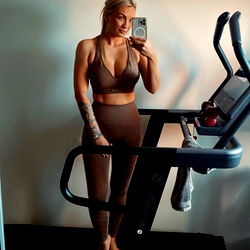 Fit Mia Sharing Her Home Gym