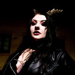 Bat-chan, the night's dark empress