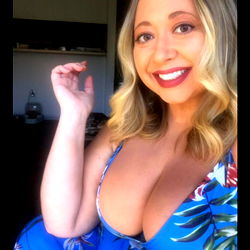 Mariah's Tropical Vibes