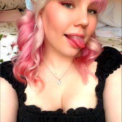 Female Model Katarina's Photo with a Playful Expression