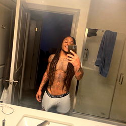 Mr. MakeHerWet photo