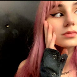 Sweet Petite, a Model with a Unique Style