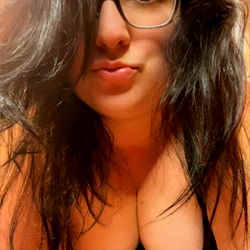 Angelcake, a popular OnlyFans model, captivates her audience with a blend of beauty and confidence.