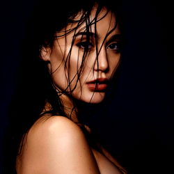 Introductory Model Photography Advertisement