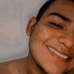 Omar_23's Smiling Selfie