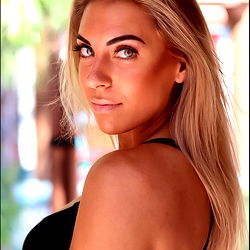 Arianna Kartel, a captivating OnlyFans model