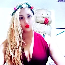 Gorgeous Instagram Model Andrea Camila,