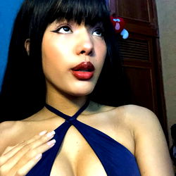 Anniebellyy - Model Photo