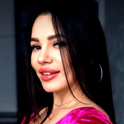 Polly - Stylish Model for OnlyFans