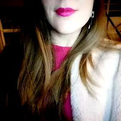 Anastasia Wilde, the OnlyFans Model with Pink Lipstick