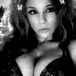 Nikki Mack's OnlyFans Promo: Sexy, Blonde, and Alluring