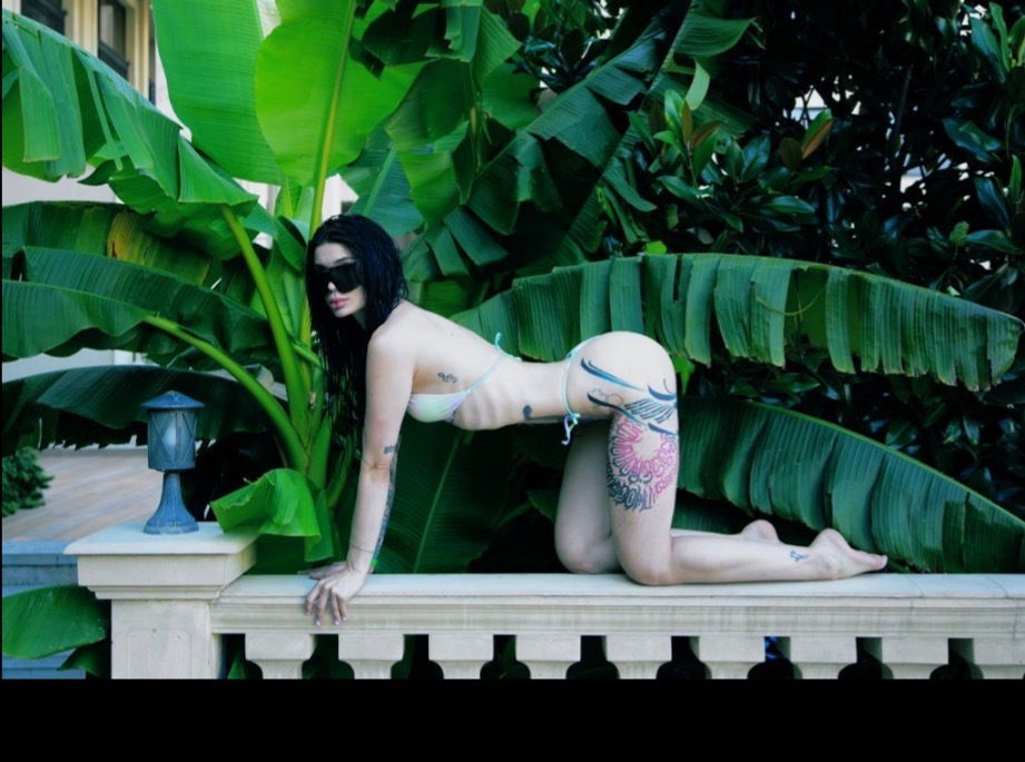 Àndjela- FOR POOR BITCHES  💦🏳️‍🌈 photo