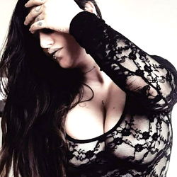 Dark Lola, Model Photos