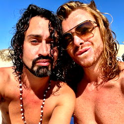 Sweet Pareja's Relaxing Beach Moment