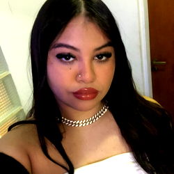 Geraldinehot - Model