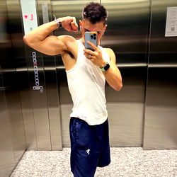 Strong and Fit, Angel From Bogotá-Colombia Shares His Transformation