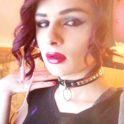 Amelia Rose, Elegant Gamer in Cosplay