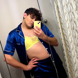 Chicago's Model, boyinparadise122, Shows Off Fitness Workout