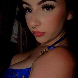 A Captivating Glance from OnlyFans Model Pay