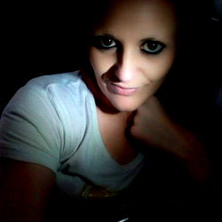 OnlyFans Model Kirsty Posing for a Selfie