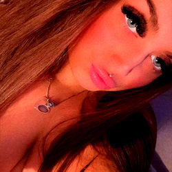 Amy Samantha's OnlyFans Pose