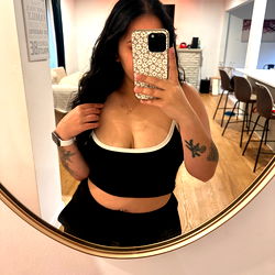 Fitness Model Babycakeszxox in a Studio Shoot