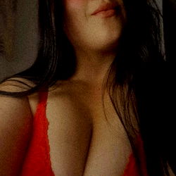 Candid Colombiana Model Shot