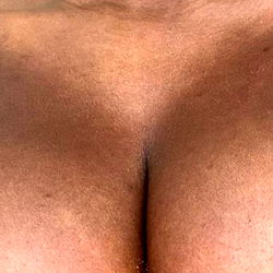 Onlyfans Model Amor - Unveiling the Beauty of the UK