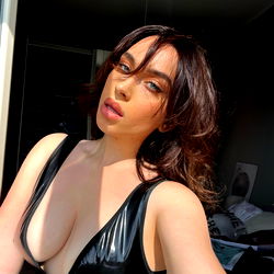 OnlyFans Model Mommy Kaia