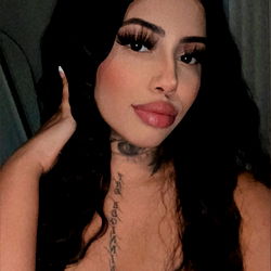 Hennessy: A Glamorous Model on OnlyFans