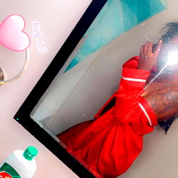 Onlyfans Model ALEXXX Captured in Mirror Selfie