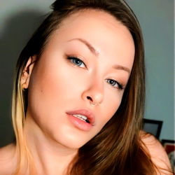 Curitiba Model Gabi Alpes