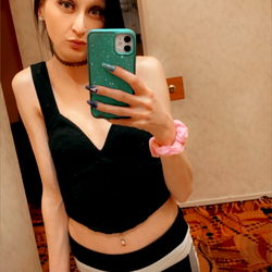 Allie Lopez - Model Photo