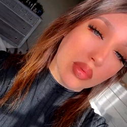 Bleueyedevil - OnlyFans Model Photoshoot