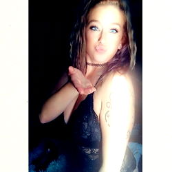 SarahRenee1221 Model Photo