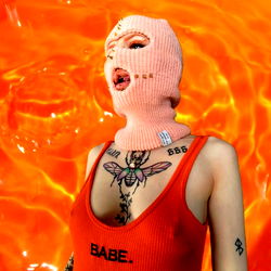 Goddess Stephanie Pink: A Model of Style and Confidence