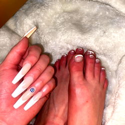 Pretty kitty toes photo