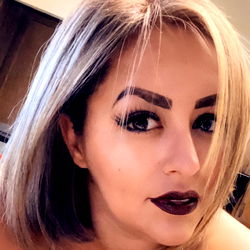 Linda Loo, A Model with a Distinct Style